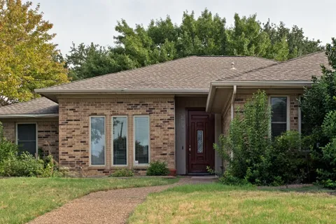 3809 Solarium Place