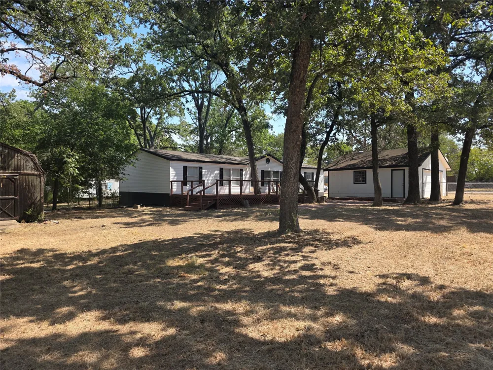 100 Crow Street Mabank, TX 75156
