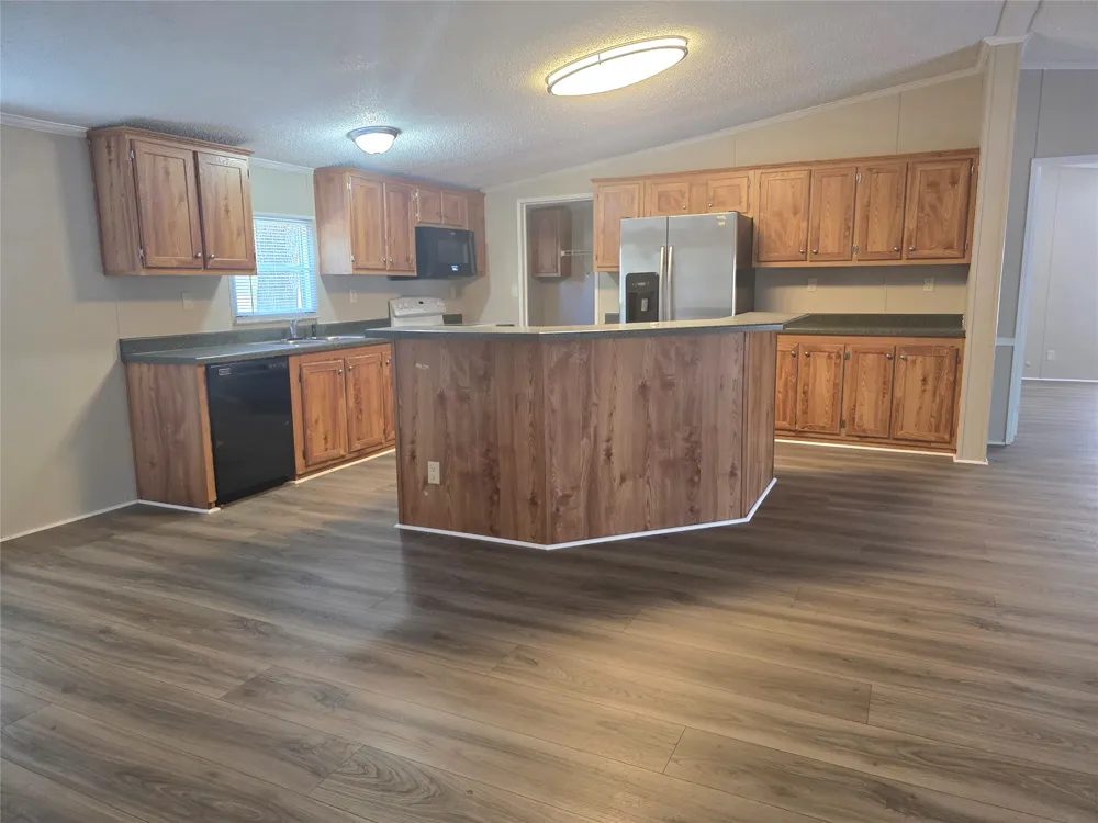 100 Crow Street Mabank, TX 75156