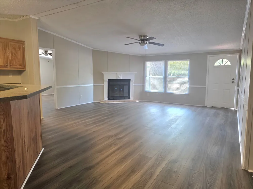 100 Crow Street Mabank, TX 75156
