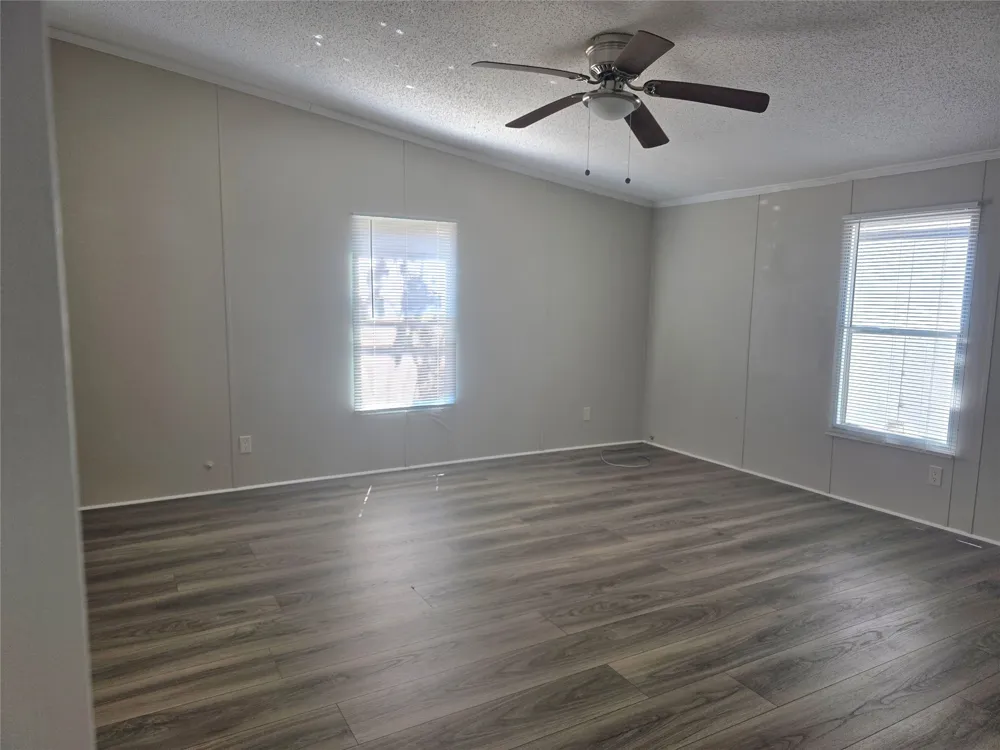 100 Crow Street Mabank, TX 75156
