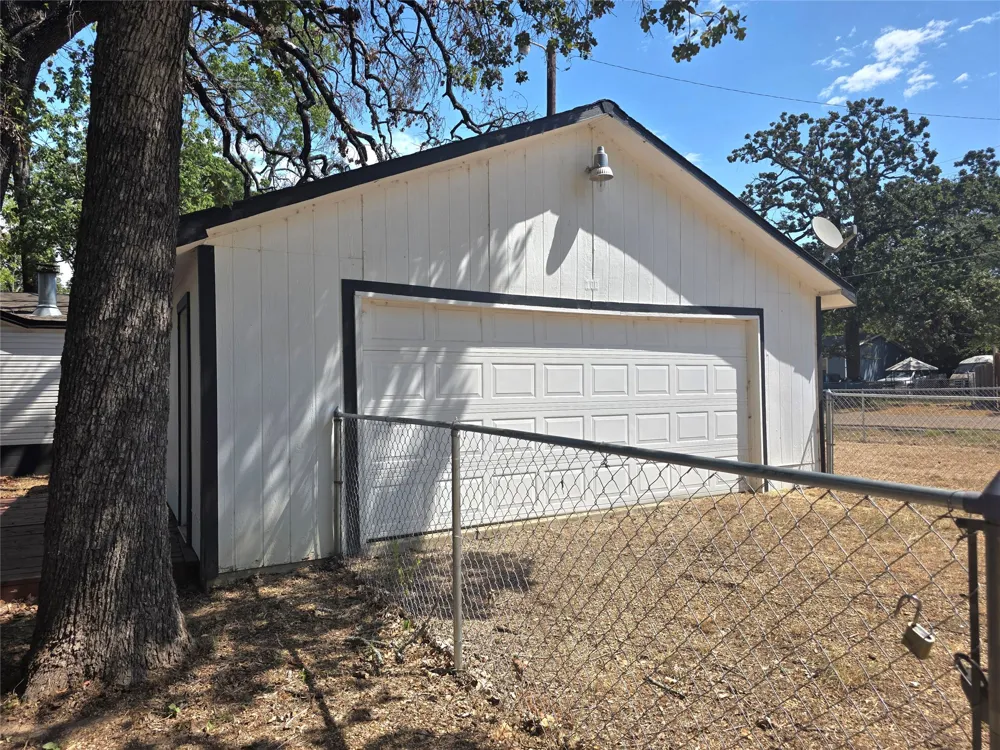 100 Crow Street Mabank, TX 75156