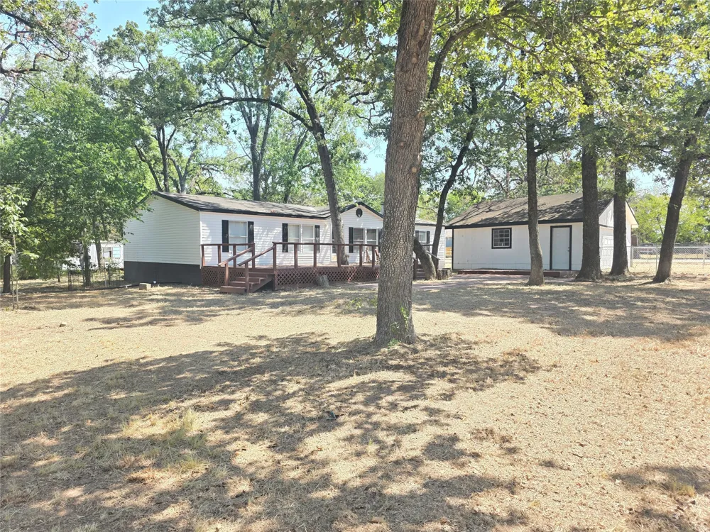 100 Crow Street Mabank, TX 75156