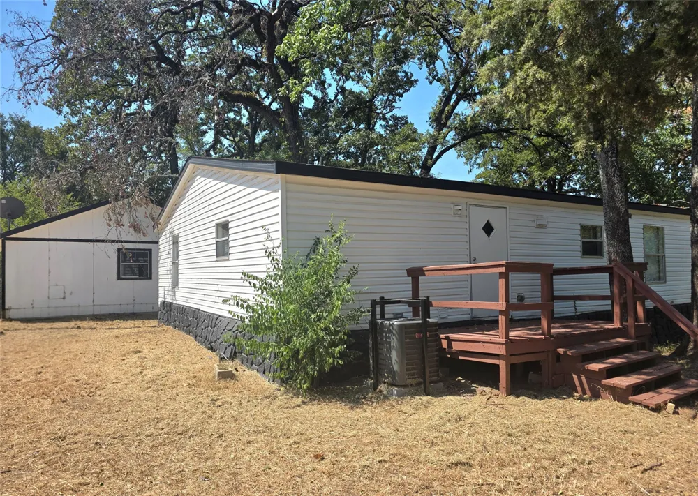 100 Crow Street Mabank, TX 75156