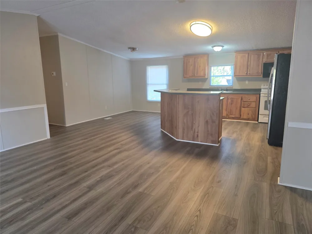 100 Crow Street Mabank, TX 75156