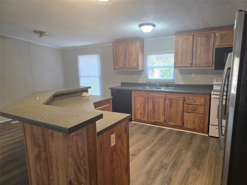 100 Crow Street Mabank, TX 75156