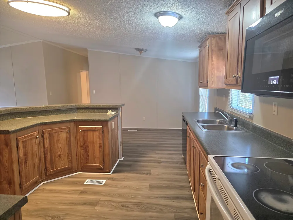 100 Crow Street Mabank, TX 75156