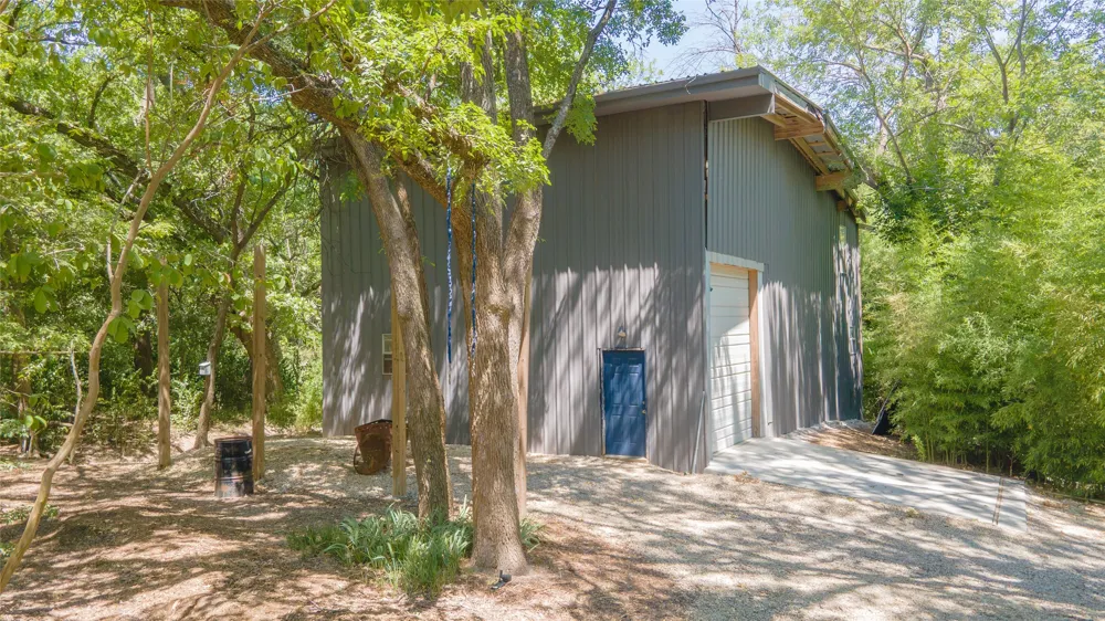 2485 County Road 852 McKinney, TX 75071