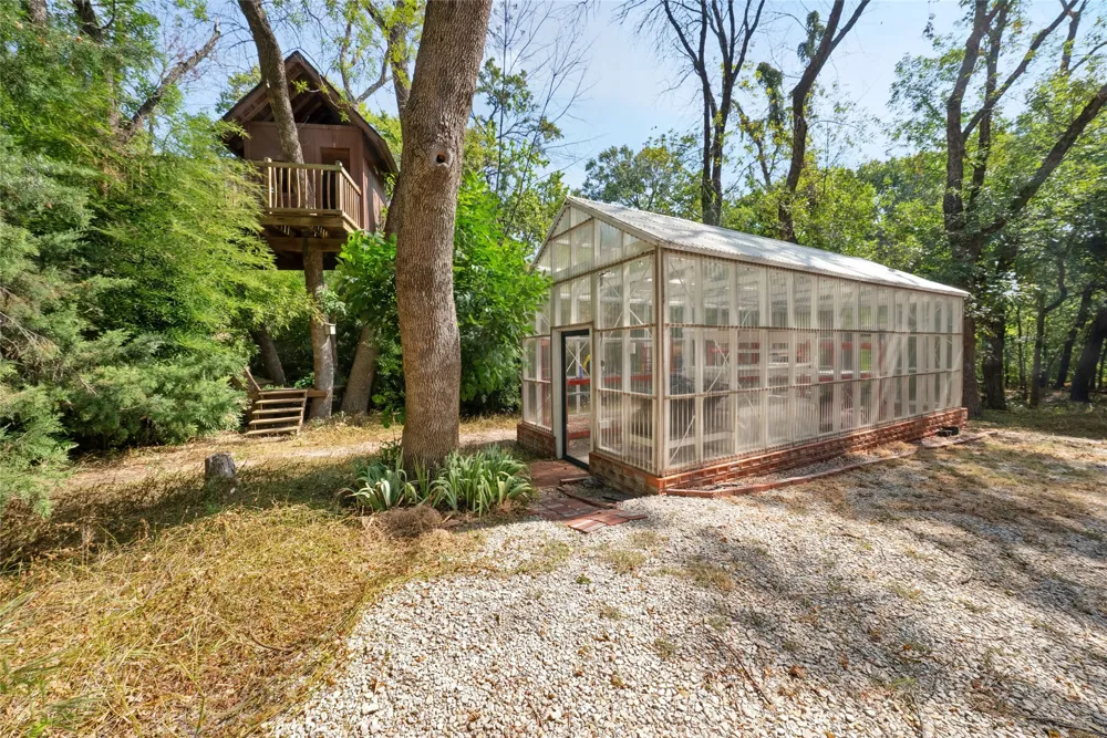 2485 County Road 852 McKinney, TX 75071