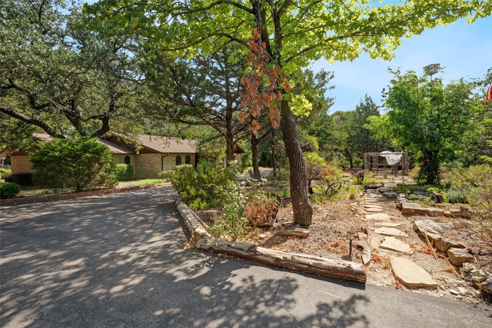 2485 County Road 852 McKinney, TX 75071