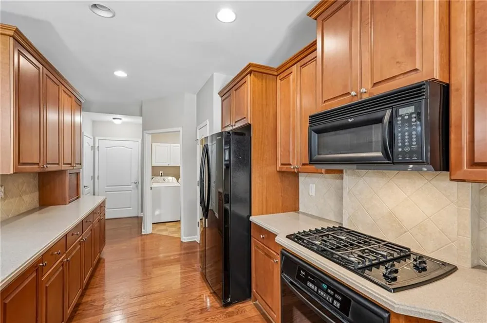 428 Brookes Walk Woodstock, GA 30188