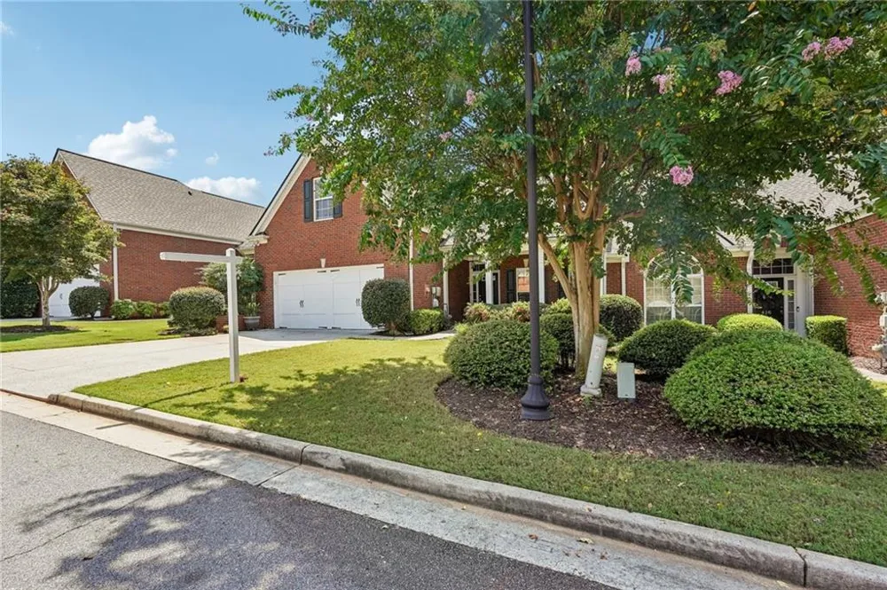428 Brookes Walk Woodstock, GA 30188