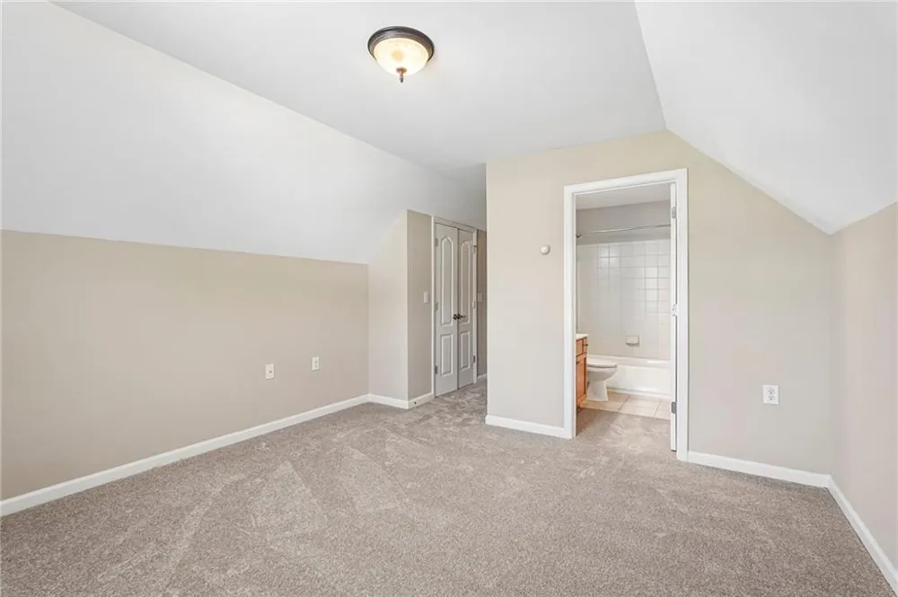 428 Brookes Walk Woodstock, GA 30188