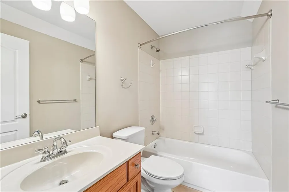 428 Brookes Walk Woodstock, GA 30188