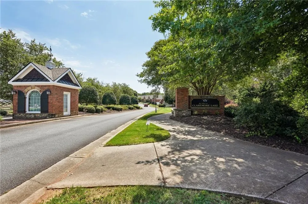 428 Brookes Walk Woodstock, GA 30188