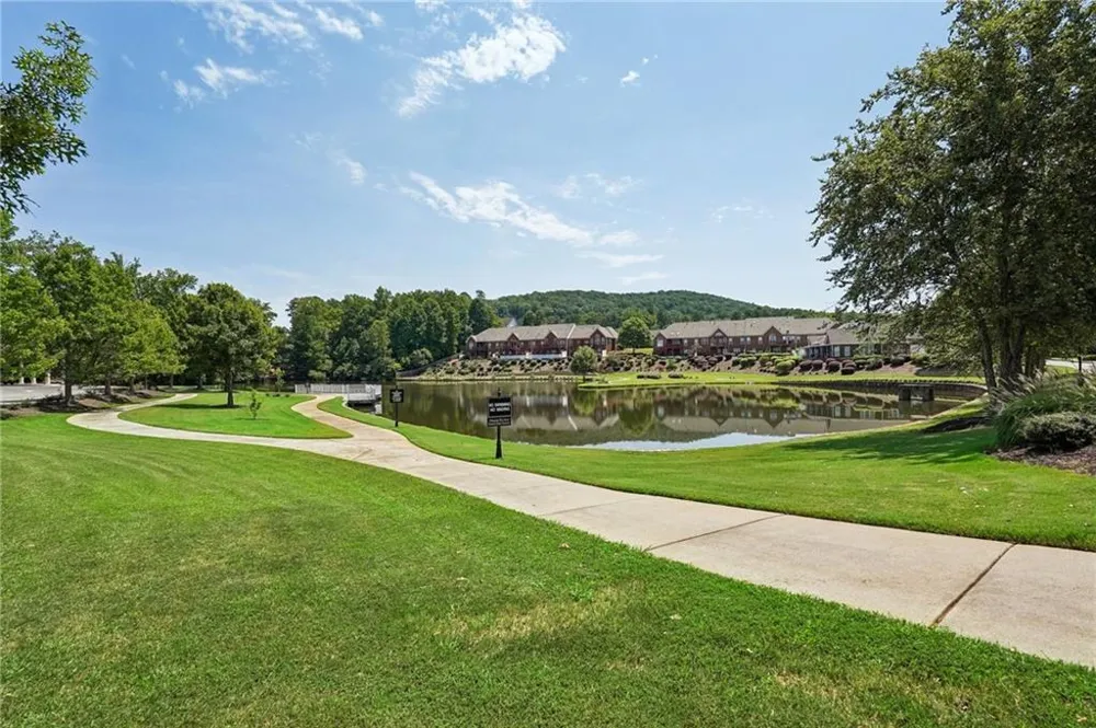428 Brookes Walk Woodstock, GA 30188