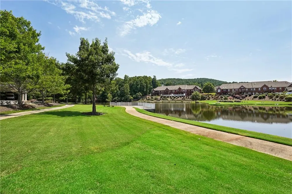 428 Brookes Walk Woodstock, GA 30188