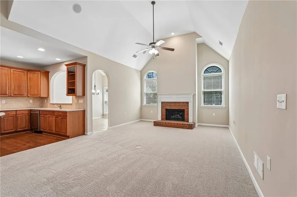 428 Brookes Walk Woodstock, GA 30188