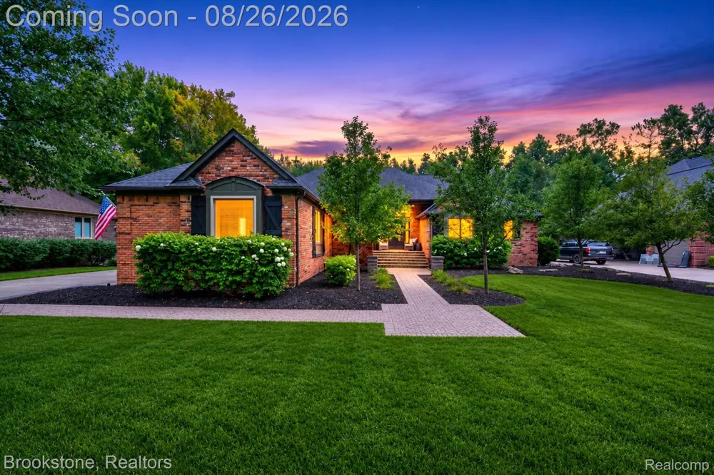 12300 Forest Glen Lane Shelby Charter Township, MI 48315
