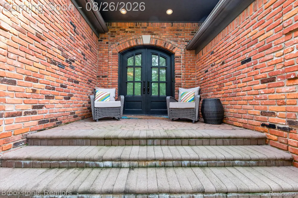 12300 Forest Glen Lane Shelby Charter Township, MI 48315