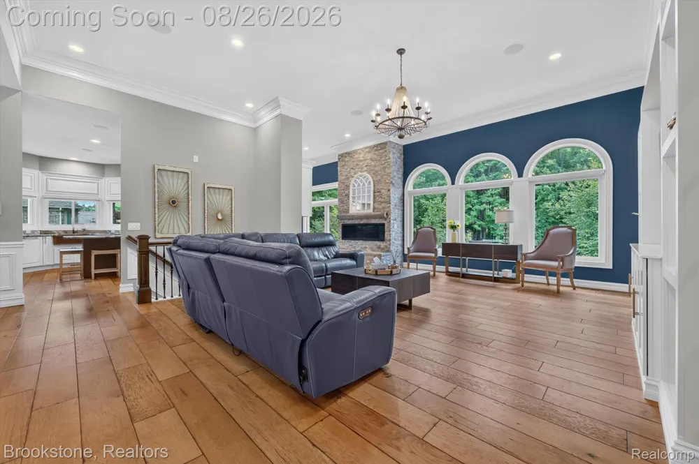 12300 Forest Glen Lane Shelby Charter Township, MI 48315