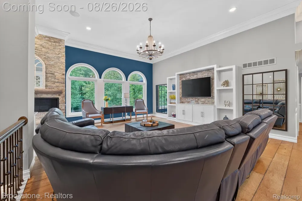 12300 Forest Glen Lane Shelby Charter Township, MI 48315