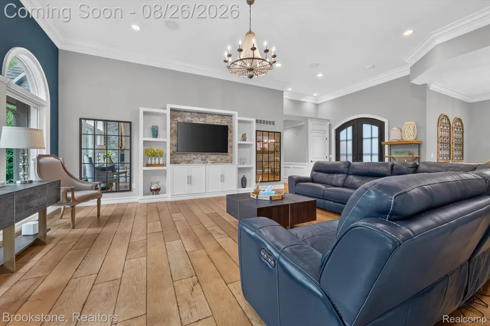 12300 Forest Glen Lane Shelby Charter Township, MI 48315