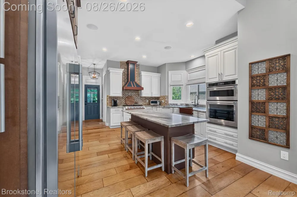 12300 Forest Glen Lane Shelby Charter Township, MI 48315