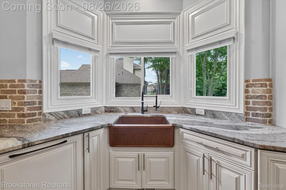 12300 Forest Glen Lane Shelby Charter Township, MI 48315
