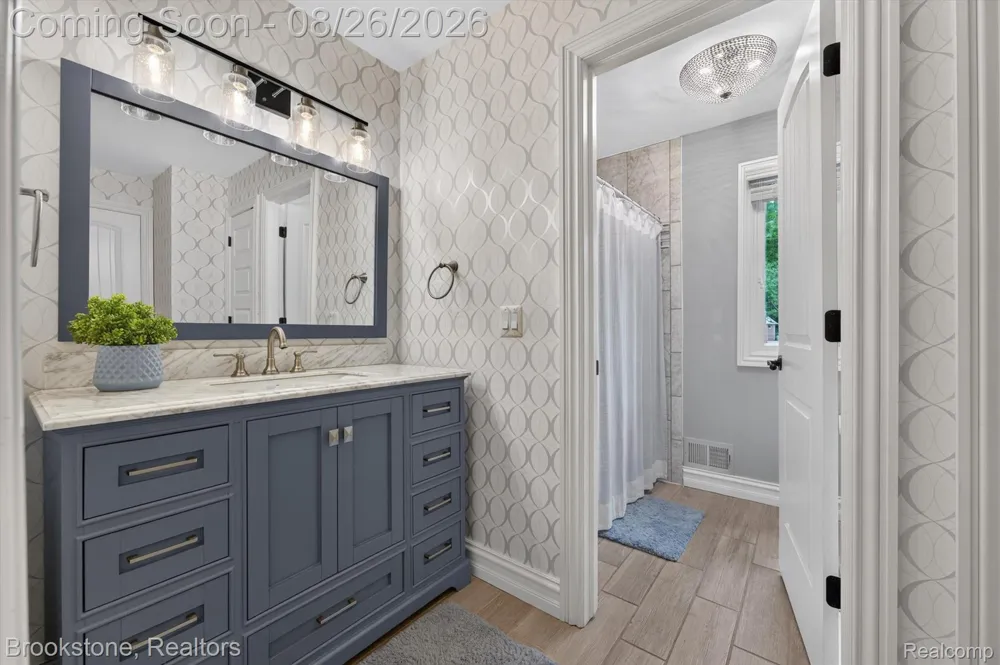 12300 Forest Glen Lane Shelby Charter Township, MI 48315