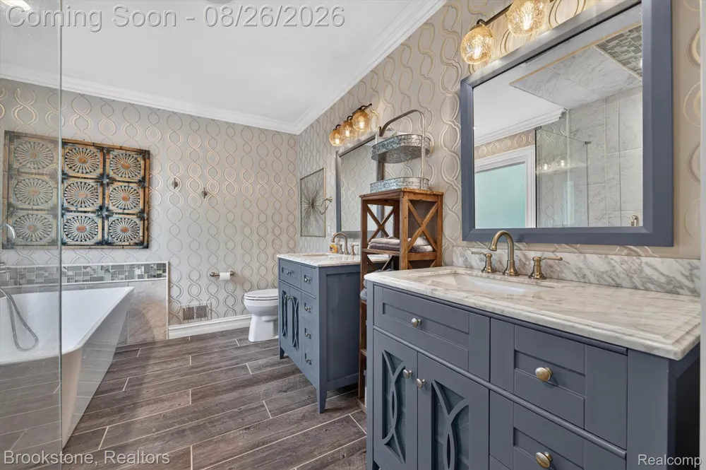 12300 Forest Glen Lane Shelby Charter Township, MI 48315