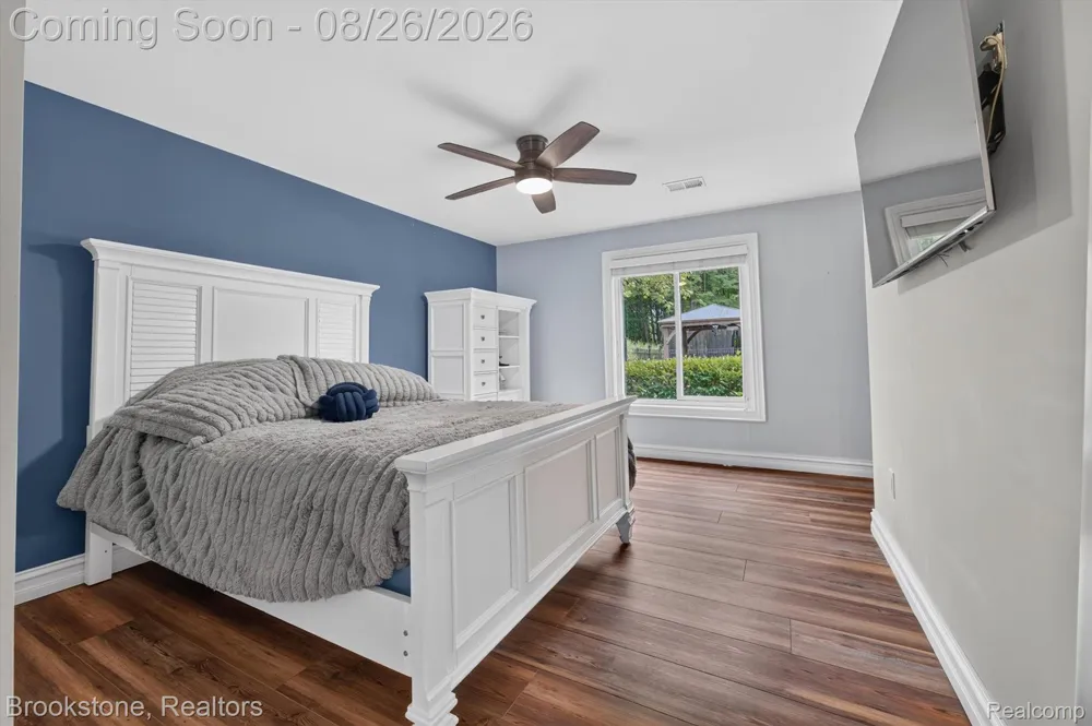 12300 Forest Glen Lane Shelby Charter Township, MI 48315