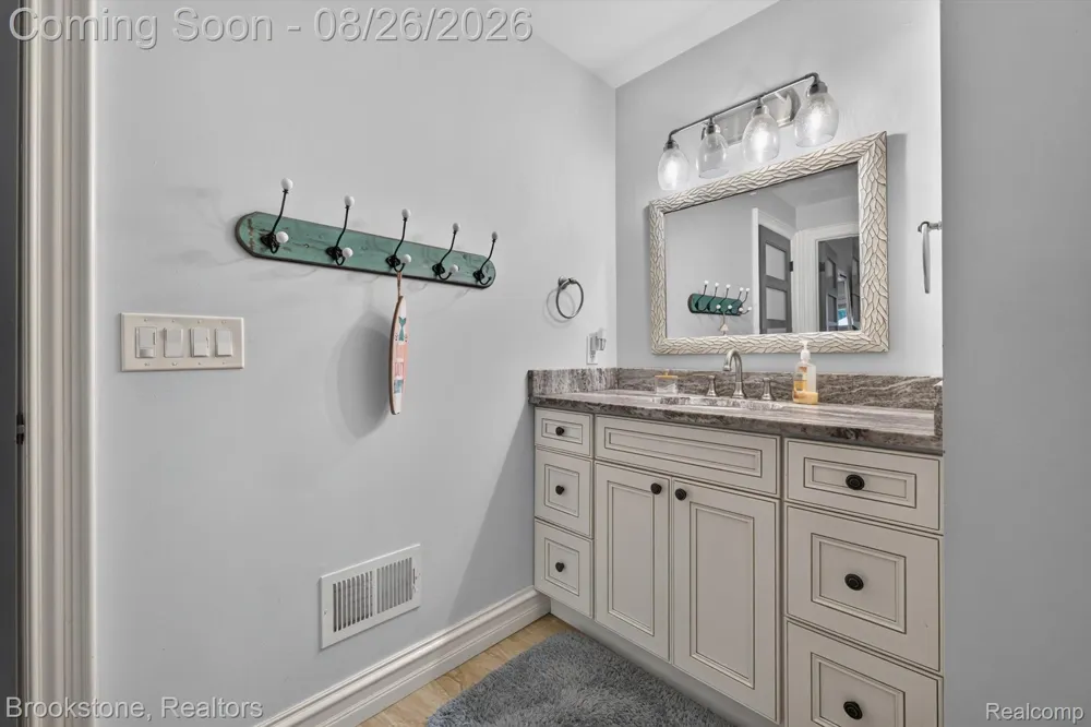 12300 Forest Glen Lane Shelby Charter Township, MI 48315