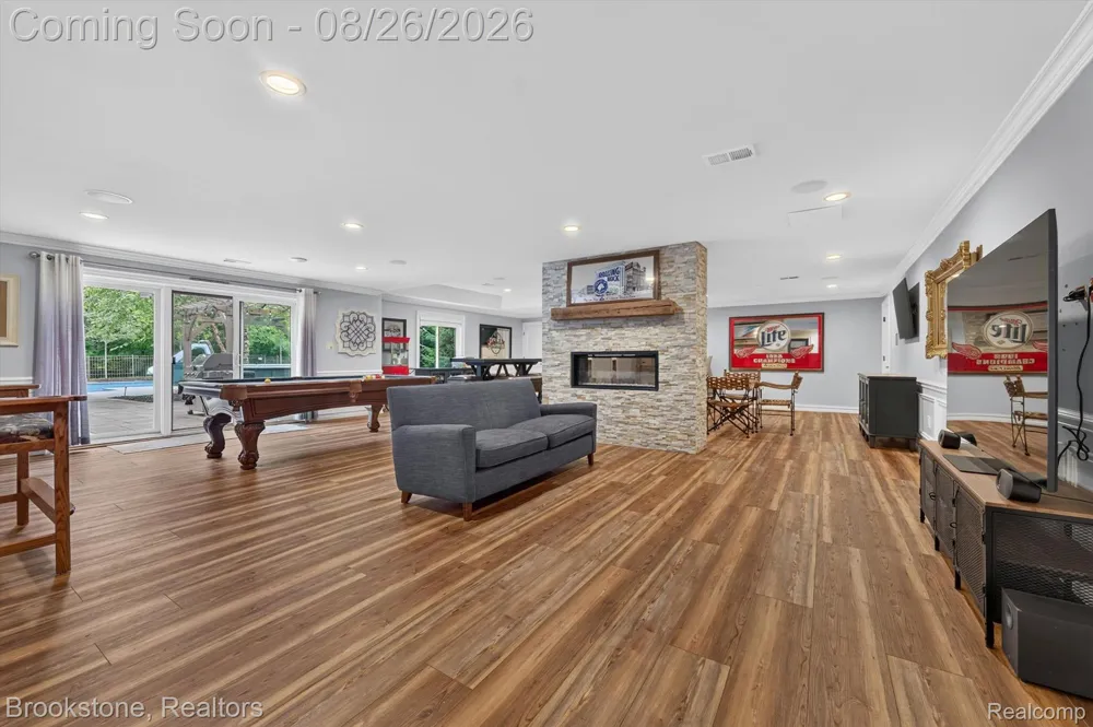 12300 Forest Glen Lane Shelby Charter Township, MI 48315