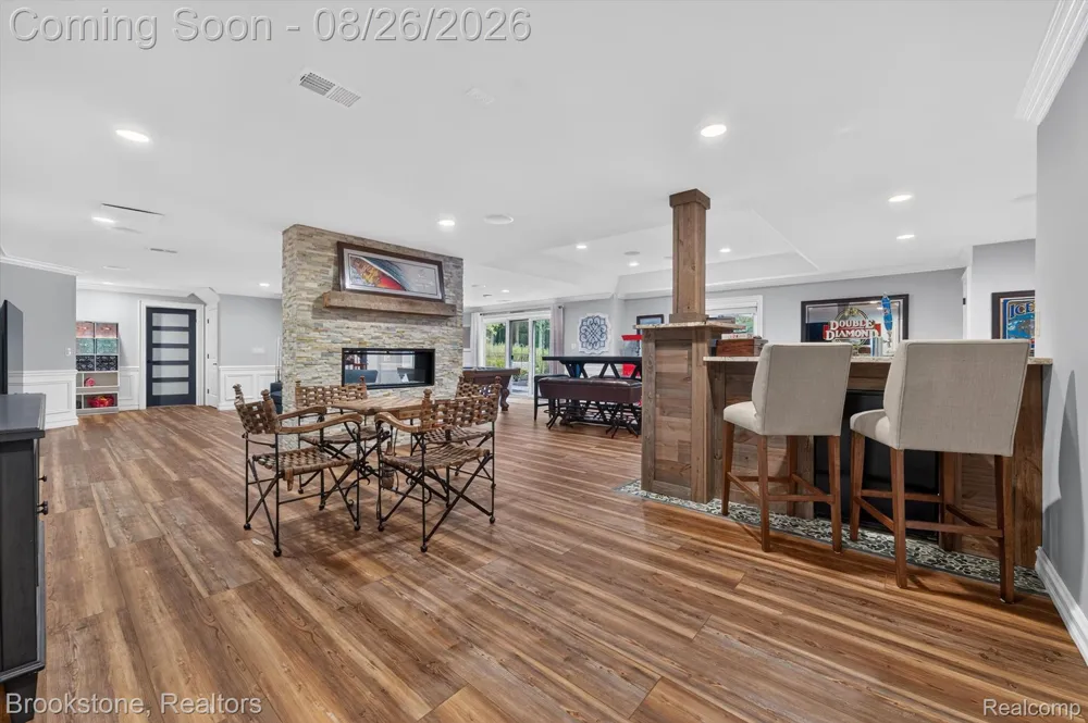 12300 Forest Glen Lane Shelby Charter Township, MI 48315