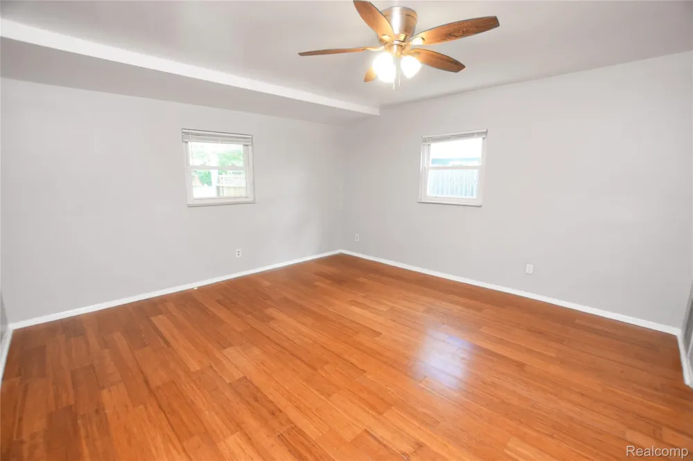 1935 Carmanbrook Parkway Flint City, MI 48507