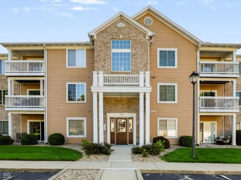 6509 Emerald Hill Court #102
