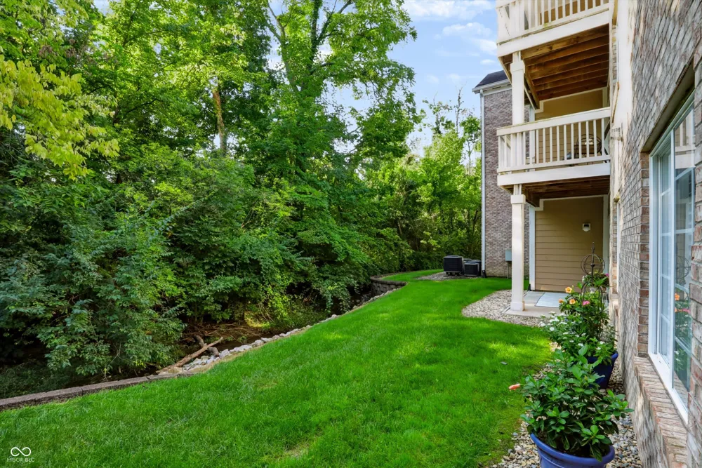 6509 Emerald Hill Court #102 Indianapolis, IN 46237