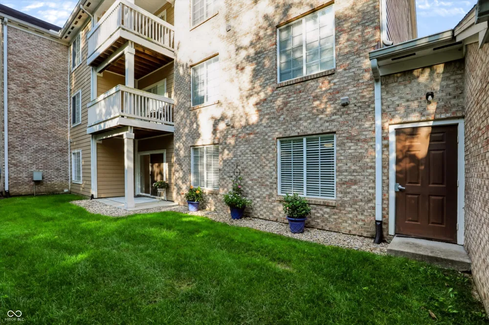 6509 Emerald Hill Court #102 Indianapolis, IN 46237