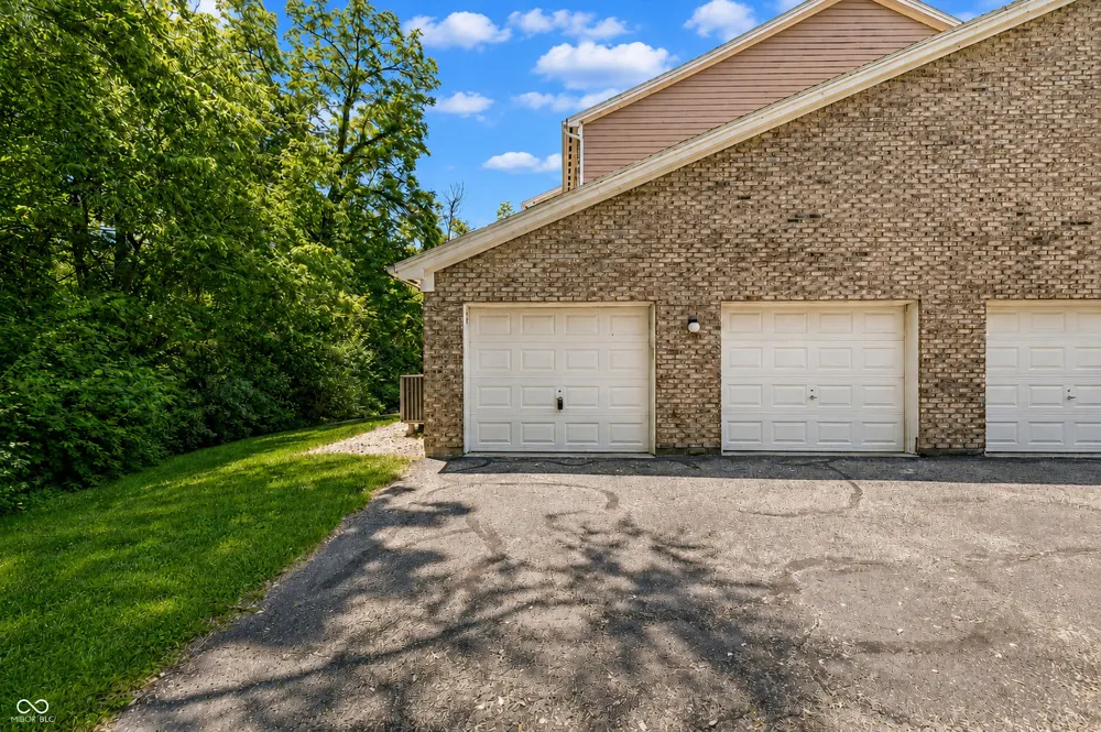 6509 Emerald Hill Court #102 Indianapolis, IN 46237
