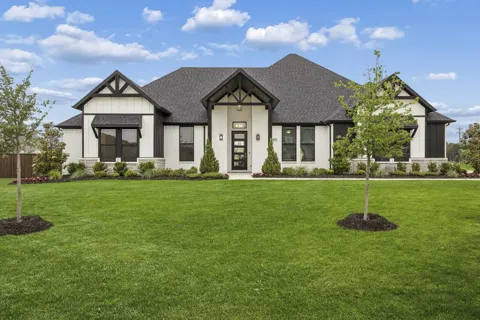 4037 Lagos Drive