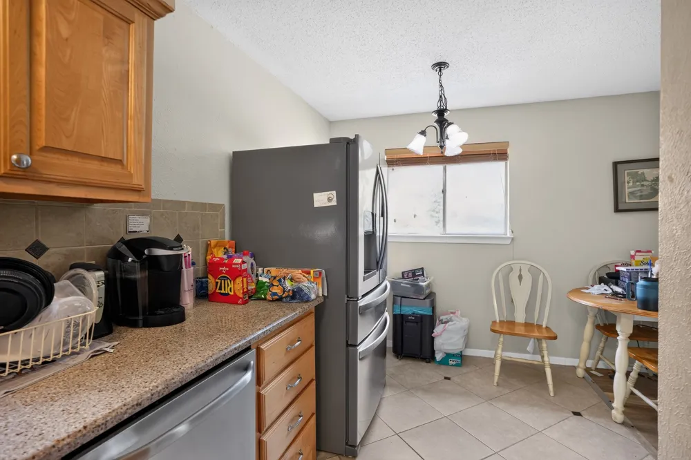 2125 Meadow Glen Irving, TX 75060