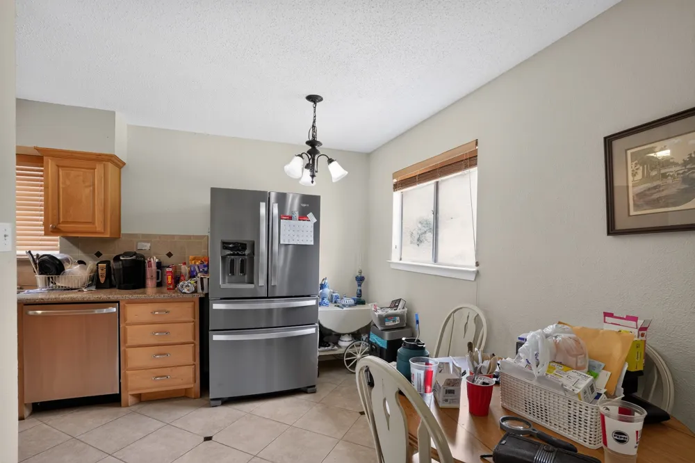 2125 Meadow Glen Irving, TX 75060