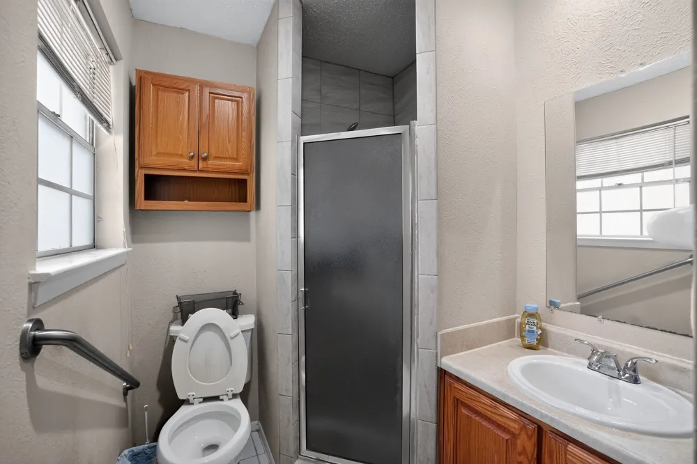 2125 Meadow Glen Irving, TX 75060