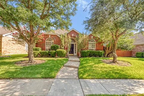 1438 Royal Oaks Drive