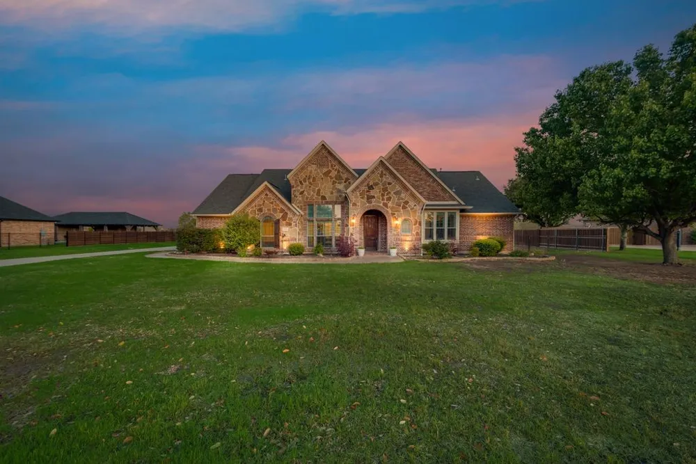 18176 Langford Lane Talty, TX 75126