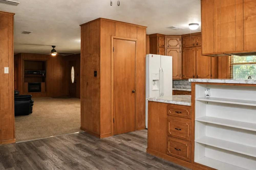 405 W Neely Avenue Comanche, TX 76442