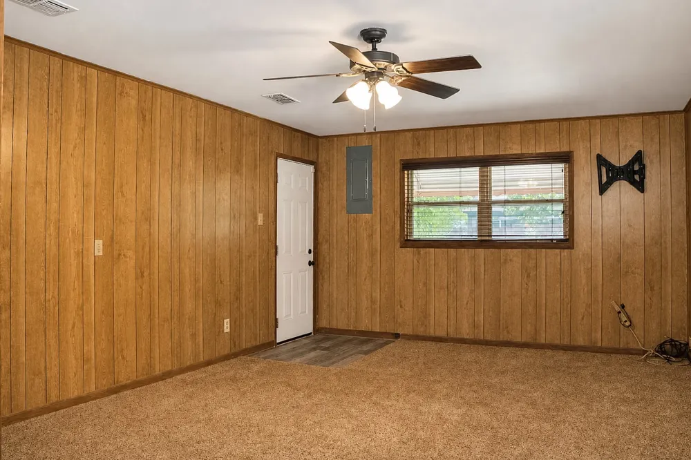 405 W Neely Avenue Comanche, TX 76442