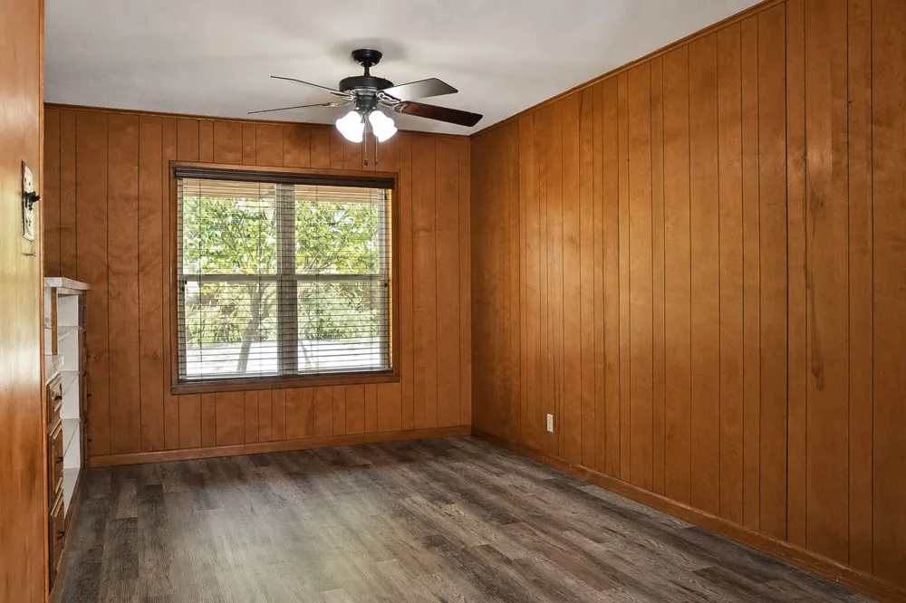 405 W Neely Avenue Comanche, TX 76442