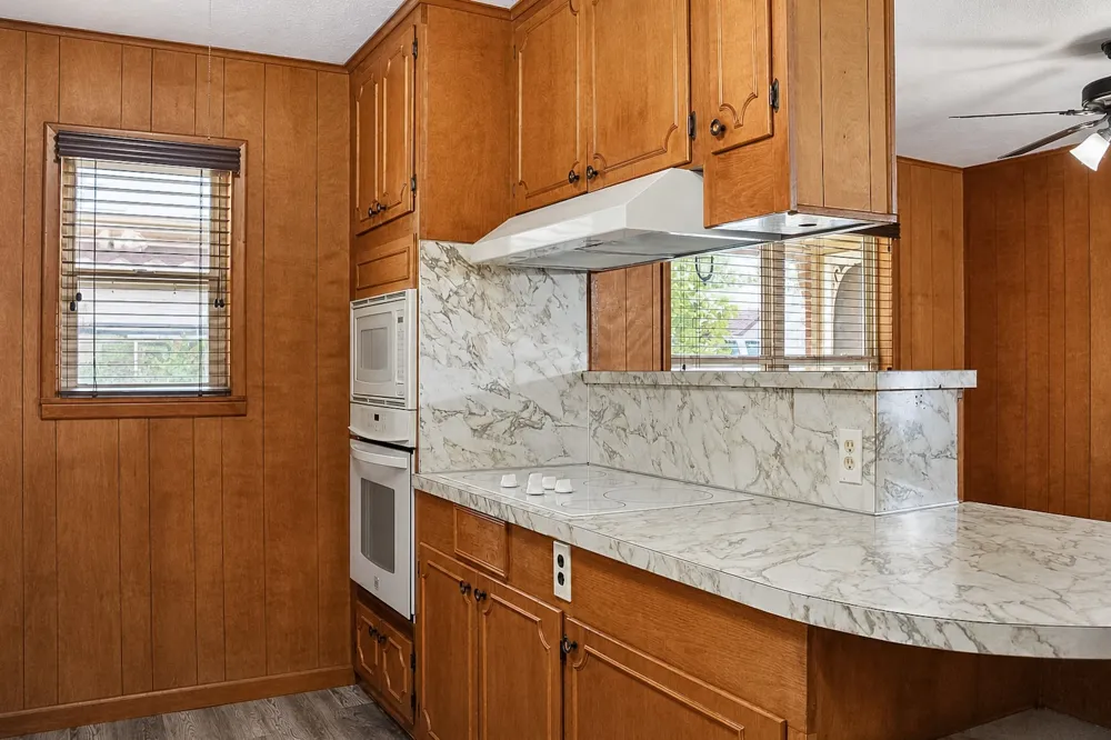 405 W Neely Avenue Comanche, TX 76442